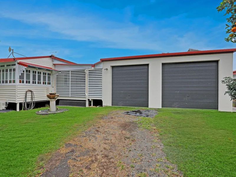 Renovated Queenslander on 1163m2 and 8 x 15 metre Shed