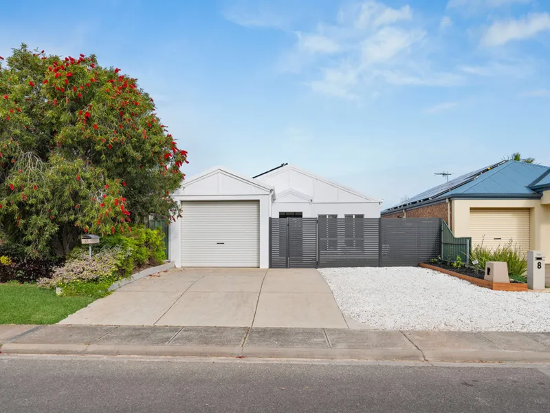 Stunning Family Home in Aldinga Beach!