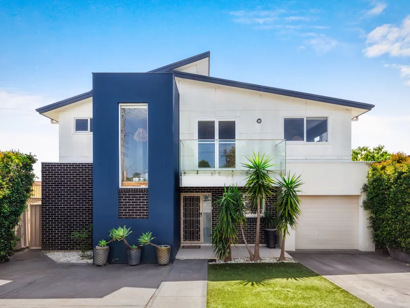 Opulent Family Haven Located for Lifestyle