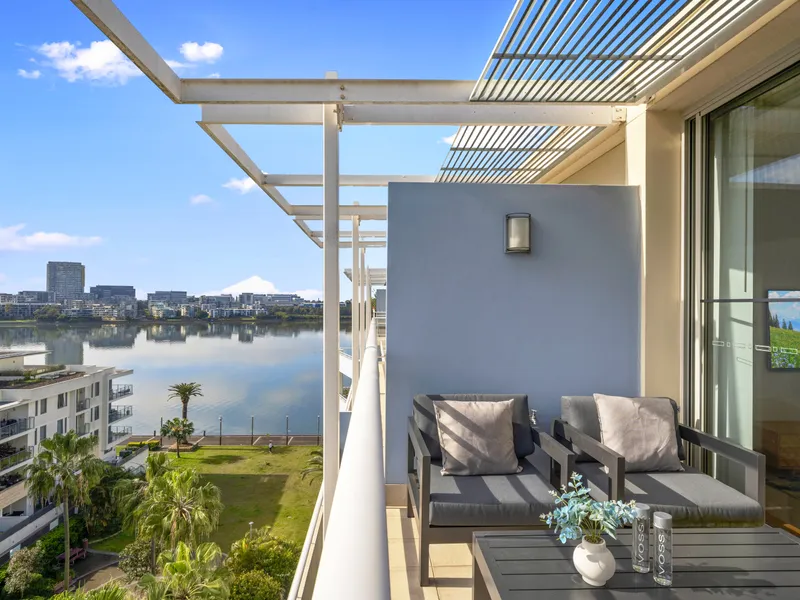 Waterfront Luxury | Only the Best.