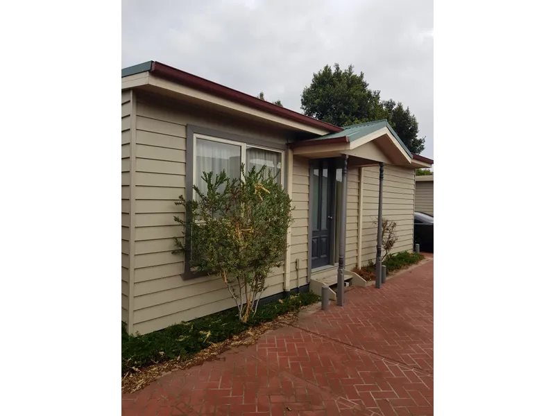 Boutique Unit in Heart of Spotswood