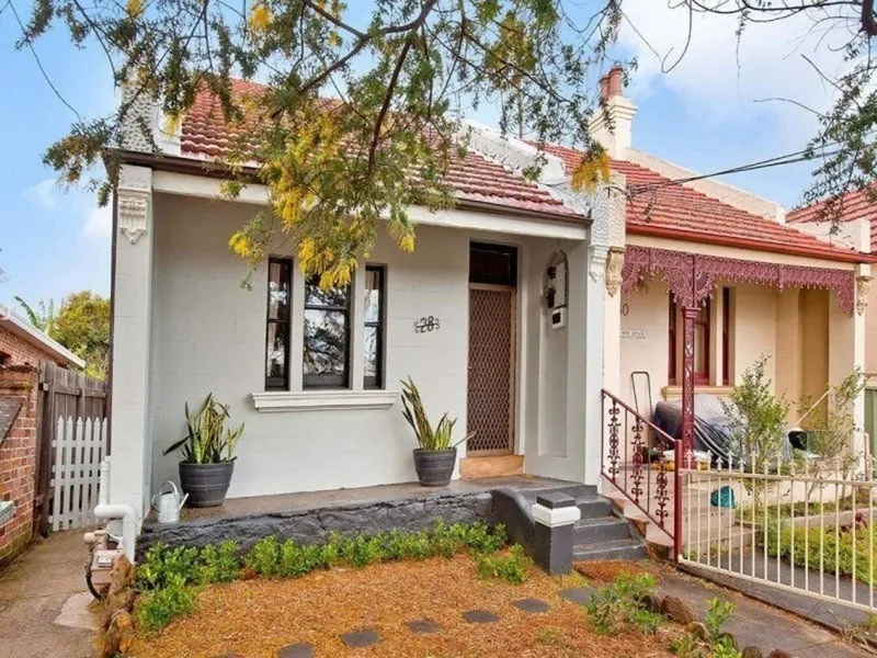Split level Cottage - REGISTER TO INSPECT TUESDAY NIGHT 13/04 OR CONTACT AGENT- INSPECT SATURDAY 10/04 AT 1:20PM