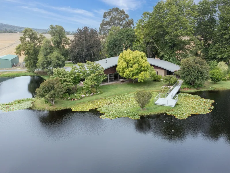 RESPLENDENT RURAL LUXURY LIVING