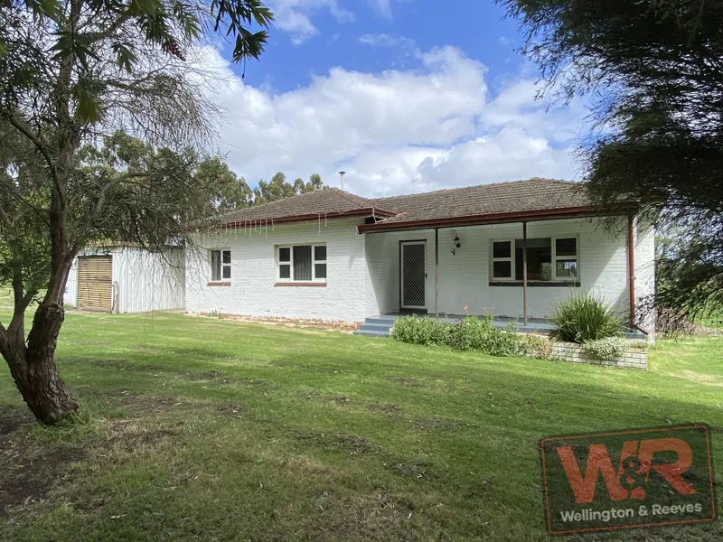 ARE YOU LOOKING FOR A RURAL LIFESTYLE?