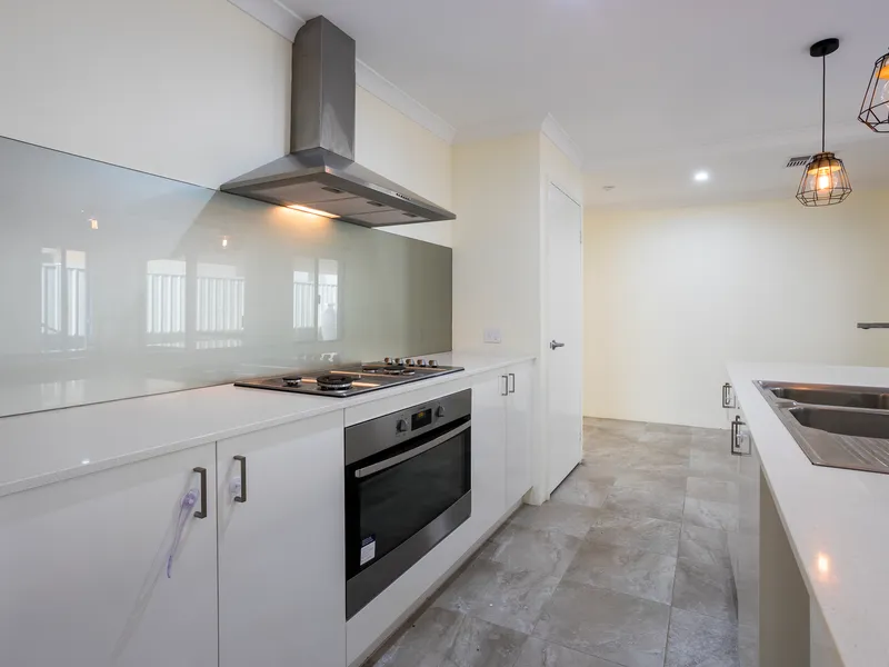 Family Friendly Home with Butlers Pantry, Study Nook & Low Maintenance Yard
