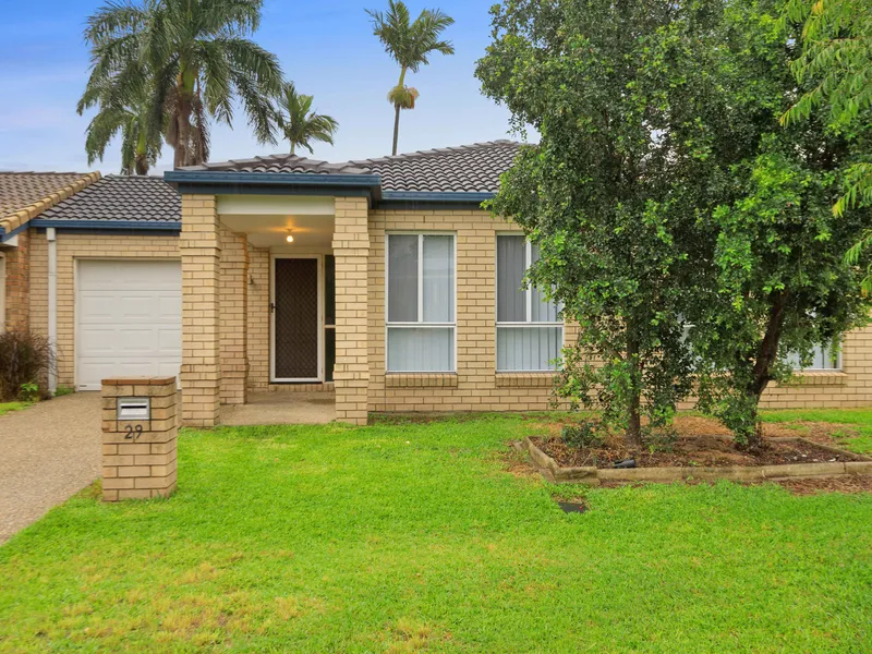 Lowset brick home in a quiet Cul-de-sac!