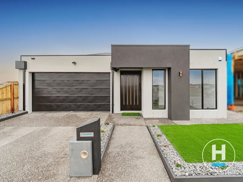 Brandnew Stunning Family Home!