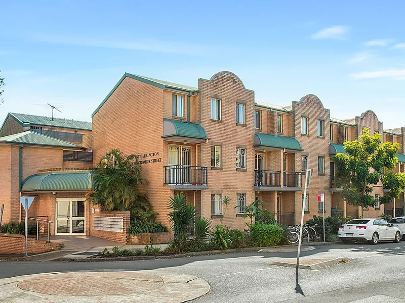 Low Maintenance and Excellent Location