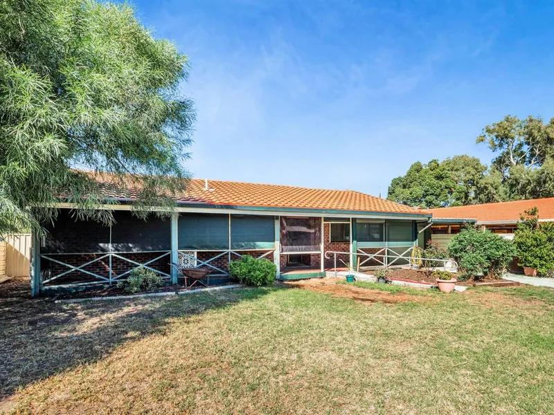 OPPORTUNITY FOR RENOVATORS TO WORK ON SOME GOOD BONES