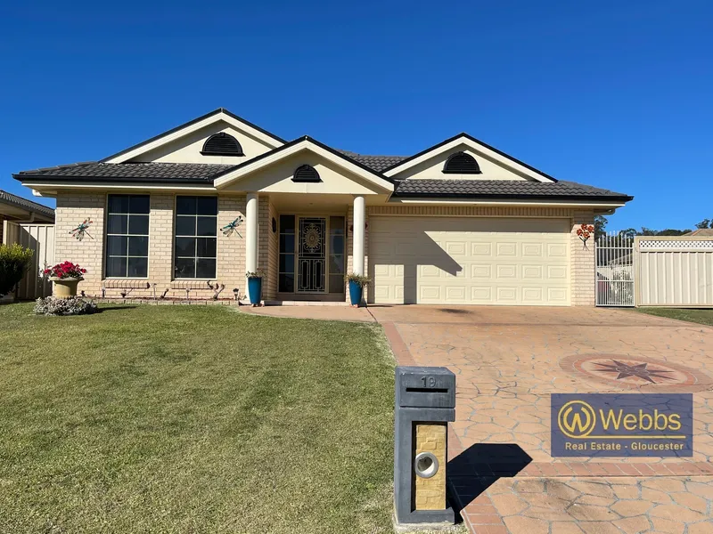 Peacefully Located In A Popular Location