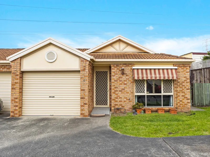 Starting out or winding down, this 3 bedroom villa is just the ticket!