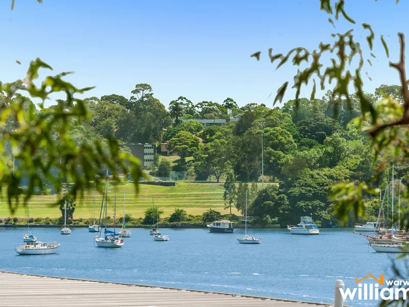 LIGHT-FILLED, NORTH EASTERLY ASPECT, BOAT FILLED HARBOUR VIEWS