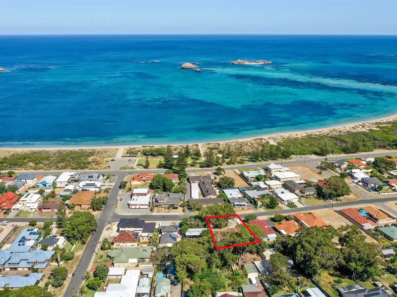 Massive 1573m2 Block With Duplex Homes