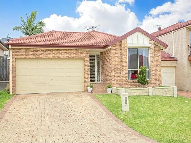 Spacious 4 bedroom home in popular family location!