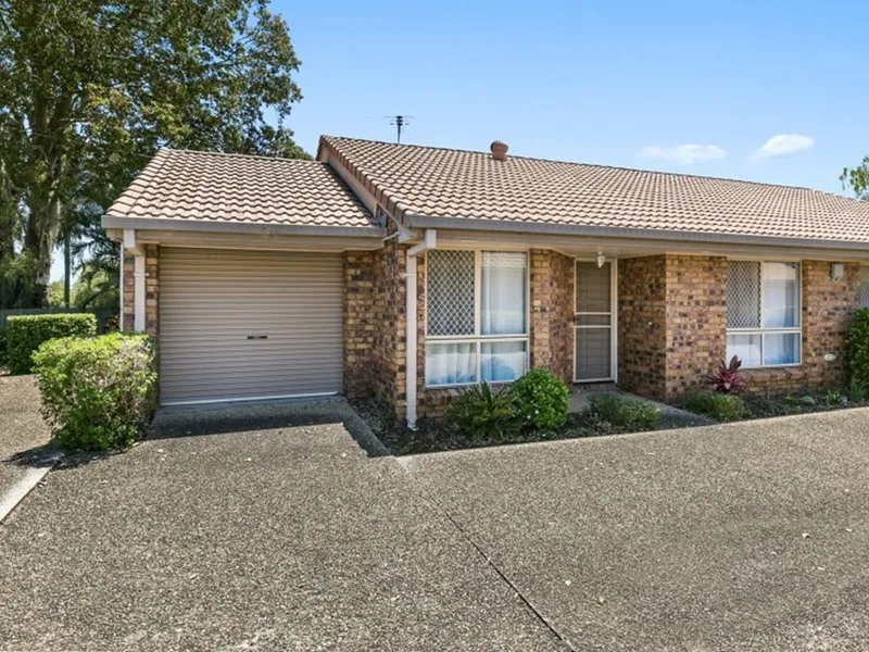 Location Perfect....Neat 2 Bedroom Unit in excellent Location Bellbird Park