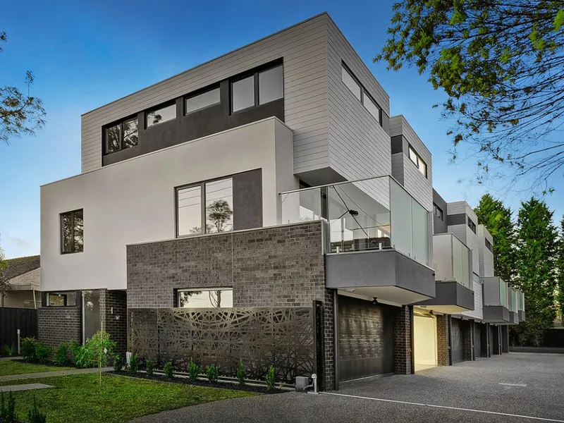 Contemporary Living in Heart of Doncaster East
