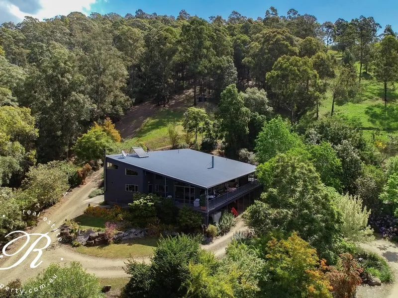 A tranquil haven on 85 glorious acres!