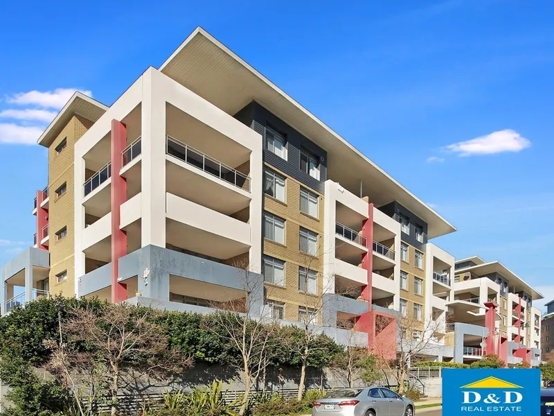 Huge Luxury 2 Bedroom Apartment. Beautiful Views. 5 Minute Walk to Merrylands Shops and Station. Holroyd Gardens Exclusive Estate