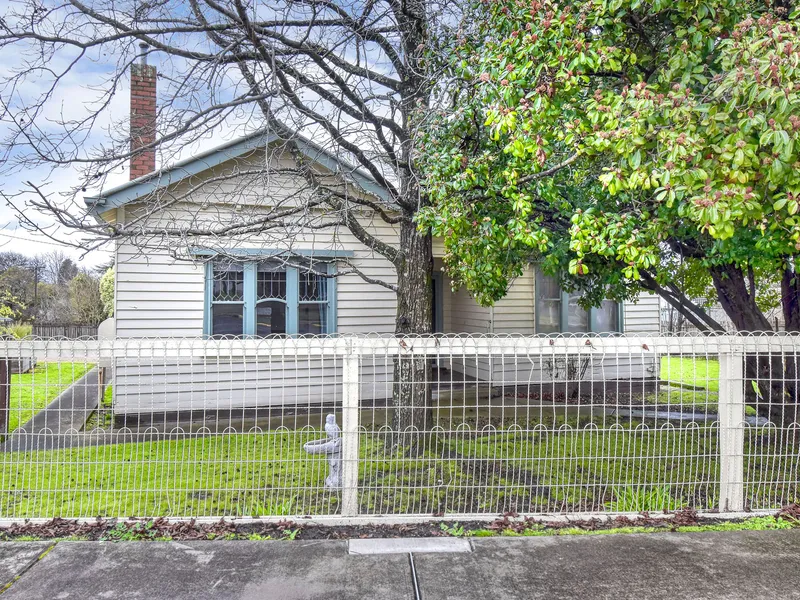 Sophisticated & Central Californian Bungalow