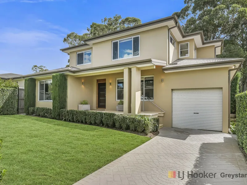 LOCATION, LUXURY AND LIFESTYLE!!!