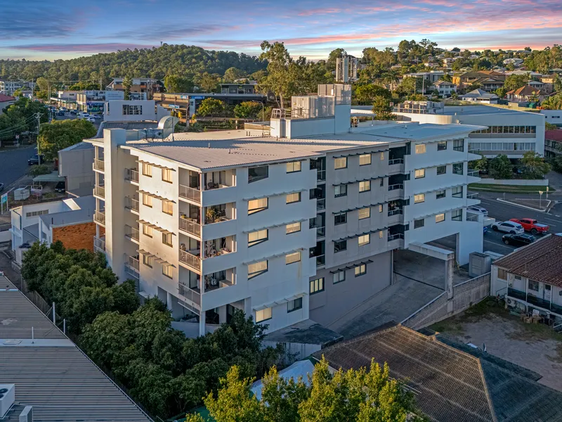 Modern 2 Bedroom Apartment with Exclusive Rooftop Views