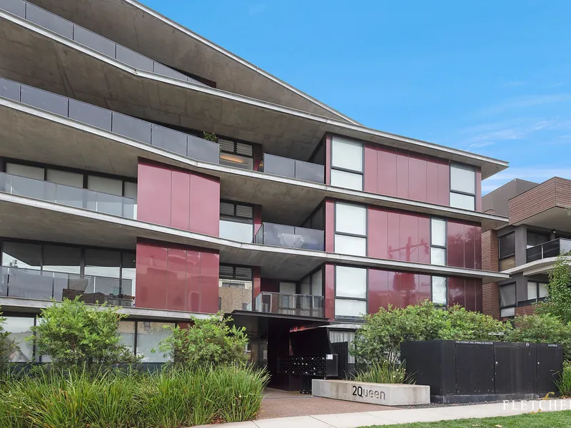 A fashionable village-edge oasis