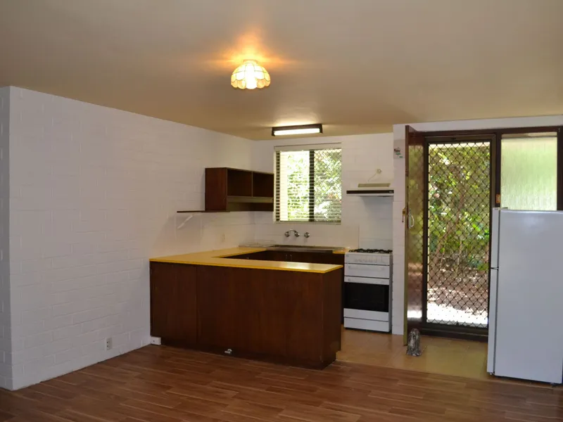 HOME OPEN 2PM TODAY - Courtyard 2/1 Wembley