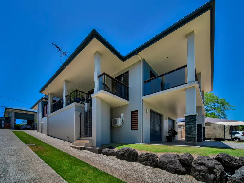 Family Home on the Golf Course