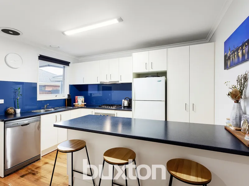 BRIGHT AND BREEZY BEACH HAVEN