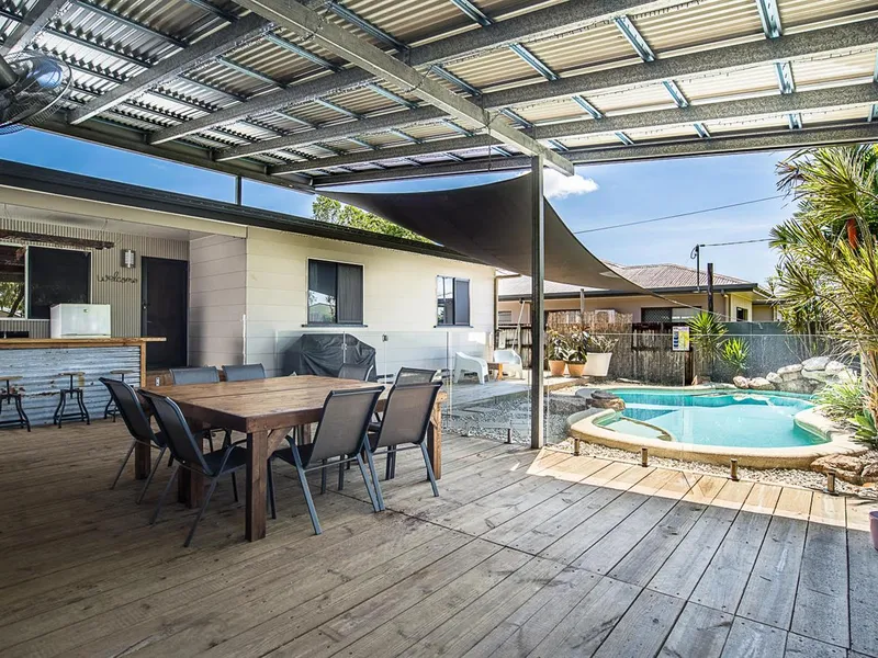 Ultimate entertainer with room for all the toys!