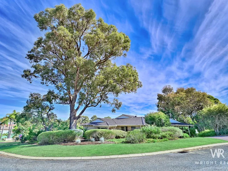 VIP PREVIEW - SUNDAY 10th April 2:30pm to 3:00pm. Please call or SMS Karl to register your attendance.