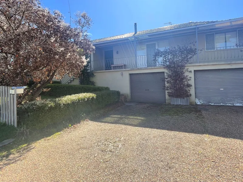 FAMILY HOME ON NORTH HILL