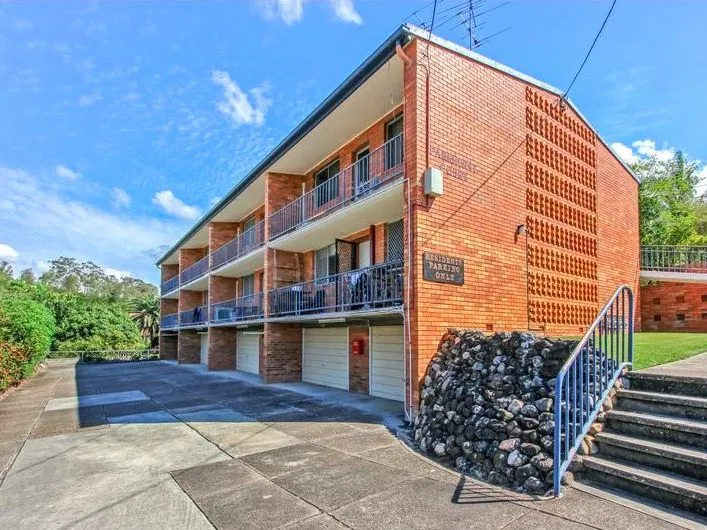 YOUR OWN SPACE IN HERSTON- STOP SHARING NOW!