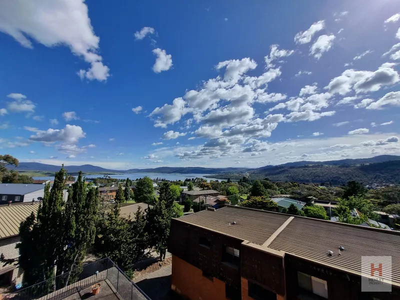 12 month lease in the centre of town!