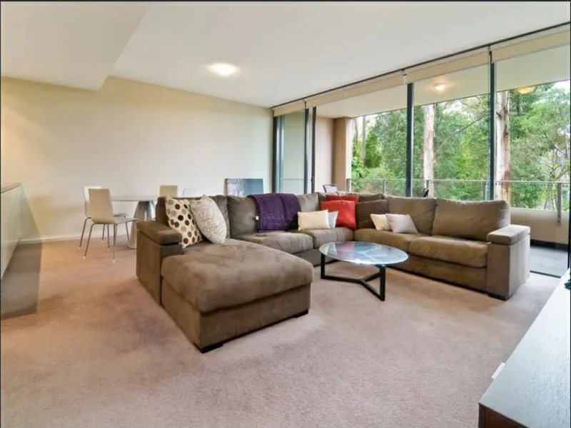 Extra Large Apartment with a Study