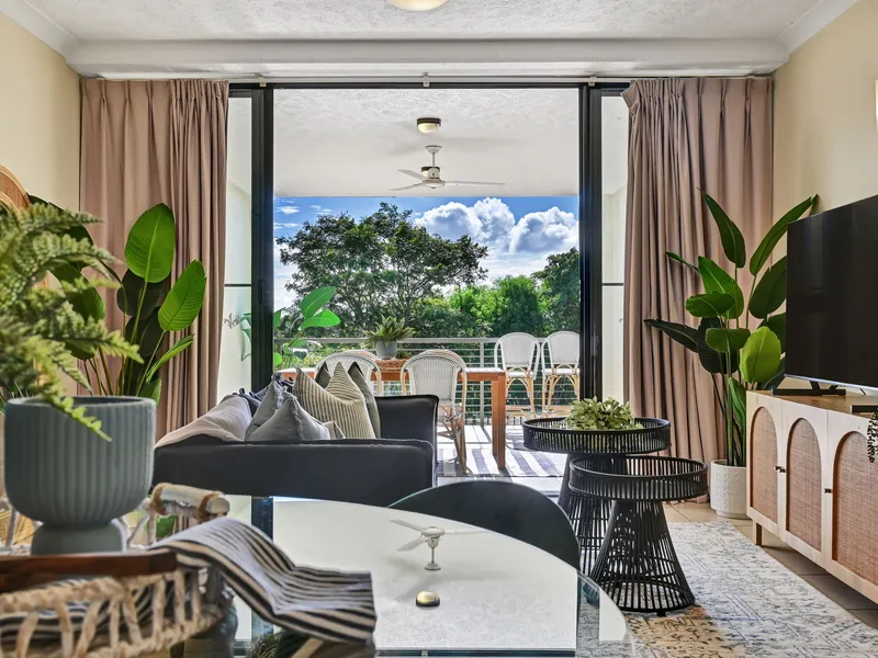 Luxury Apartment - Water Views and Prime Location