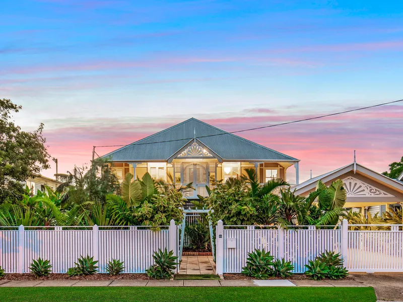 Renovated and Extended Queenslander on 810m2