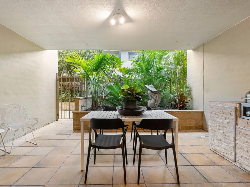 Ground floor haven of privacy amidst the village vibe