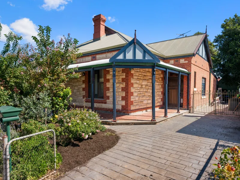 TIMELESS CHARM IN WEST HINDMARSH. EASY CITY ACCESS YOUR HOME SWEET HOME
