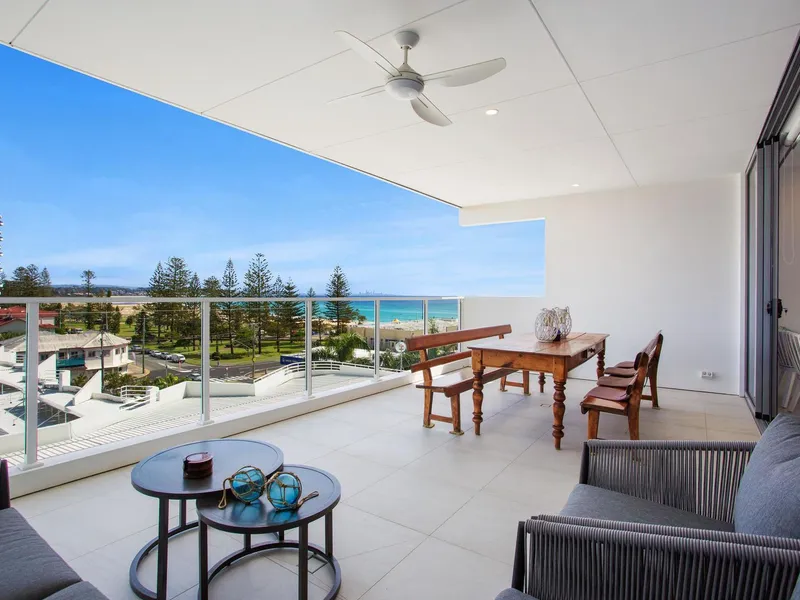 Stunning Kirra Villa with Breathtaking Hinterland and Ocean Views