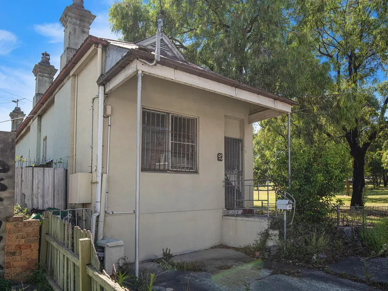 Parkfront Opportunity Offers Scope and Versatility