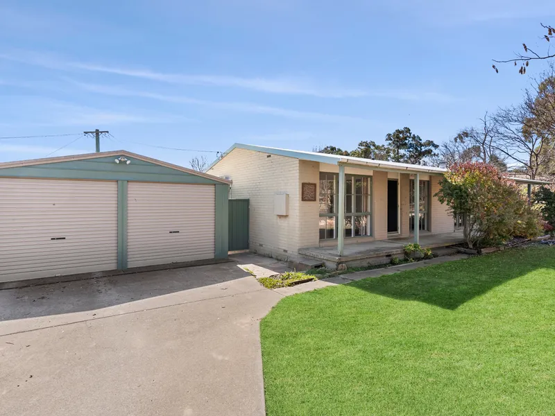 Delightful 4-bedroom home with ensuite is ready to move into