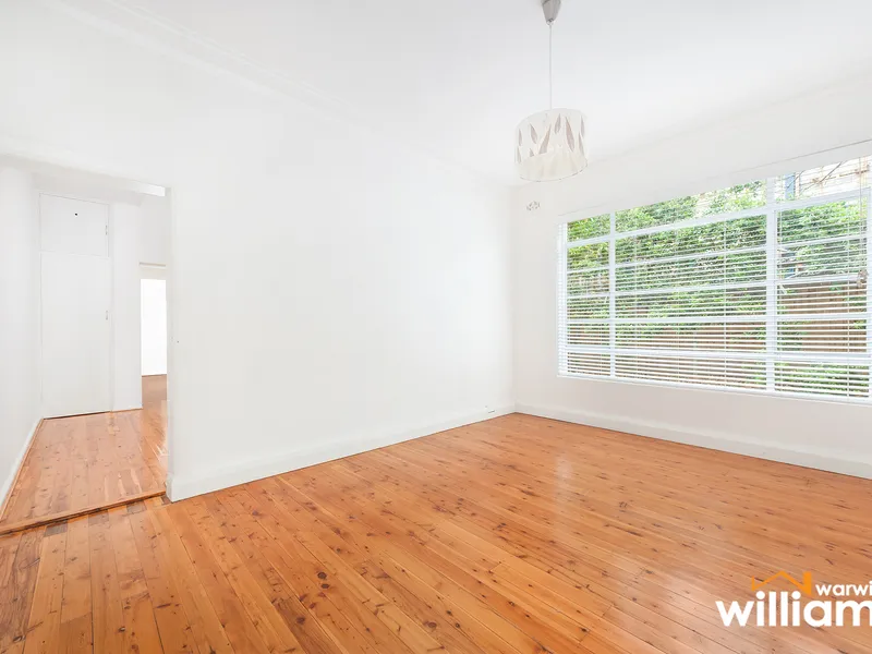 RENOVATED APARTMENT WITH GARDEN OUTLOOK