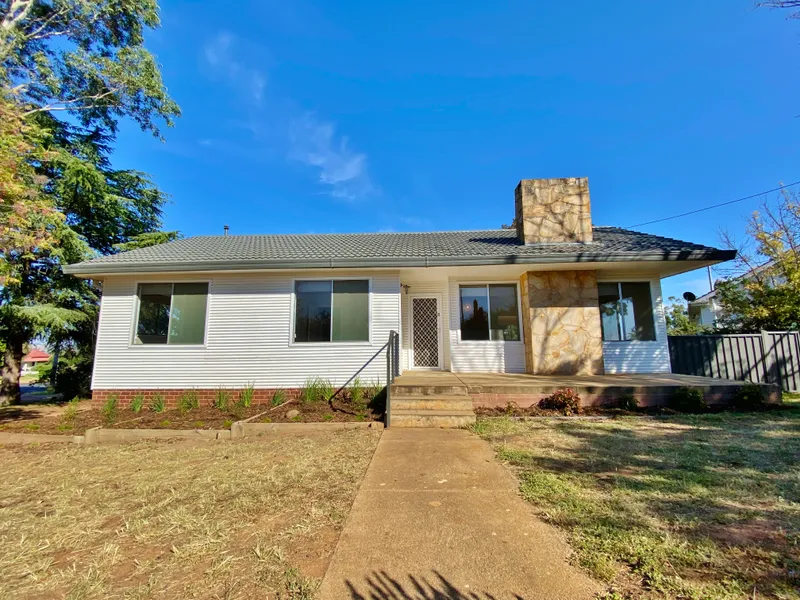 Neat & Tidy Home, With an Ensuite!