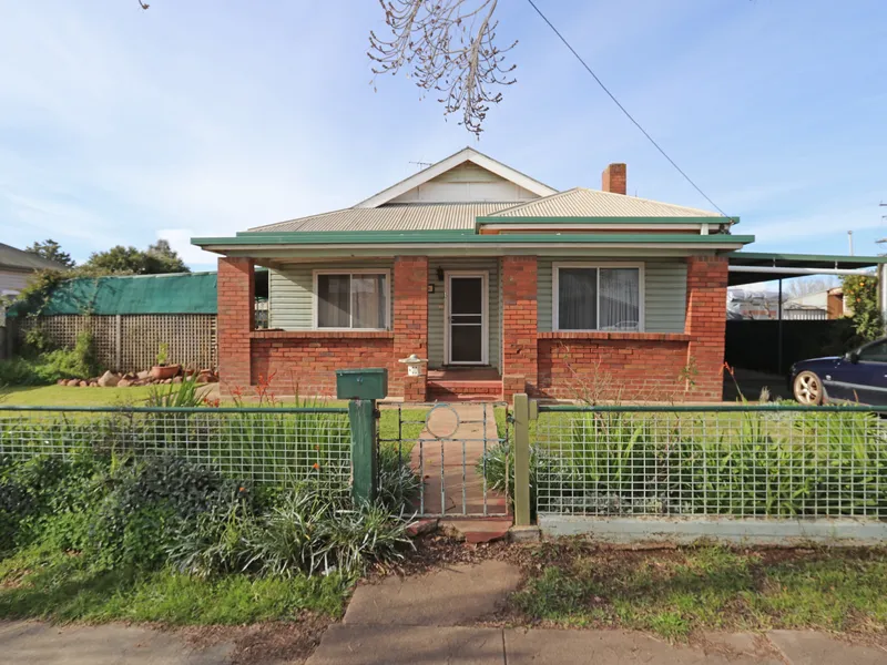 FANTASTIC MAIN STREET LOCATION!!