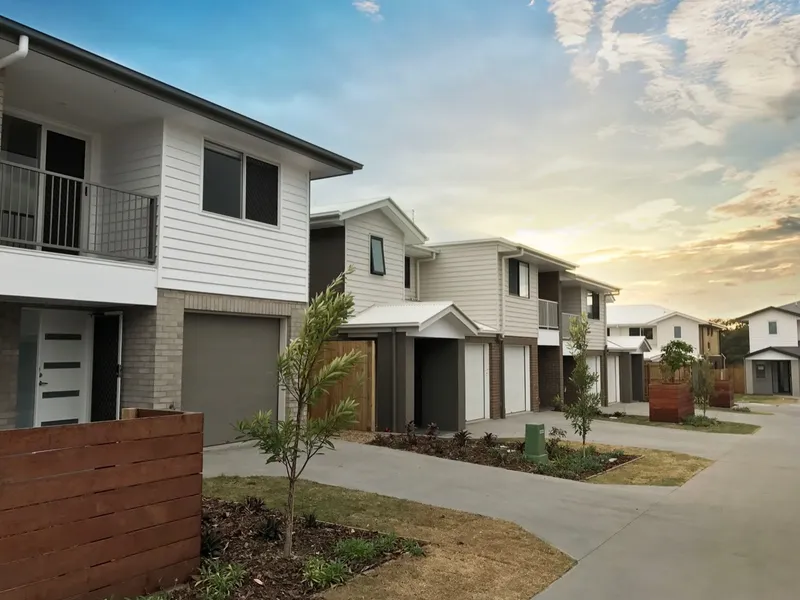 MODERN TOWNHOUSE IN GREAT LOCATION