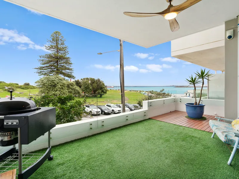 A Coastal Paradise At La Perouse, Boutique House-Like Garden Apartment With Panoramic Views.