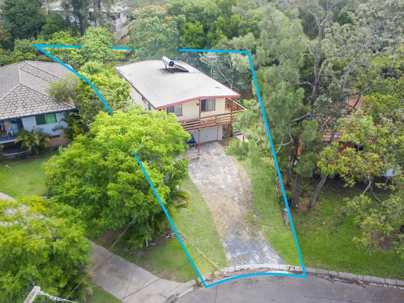 Quiet cul-de-sac and park side position