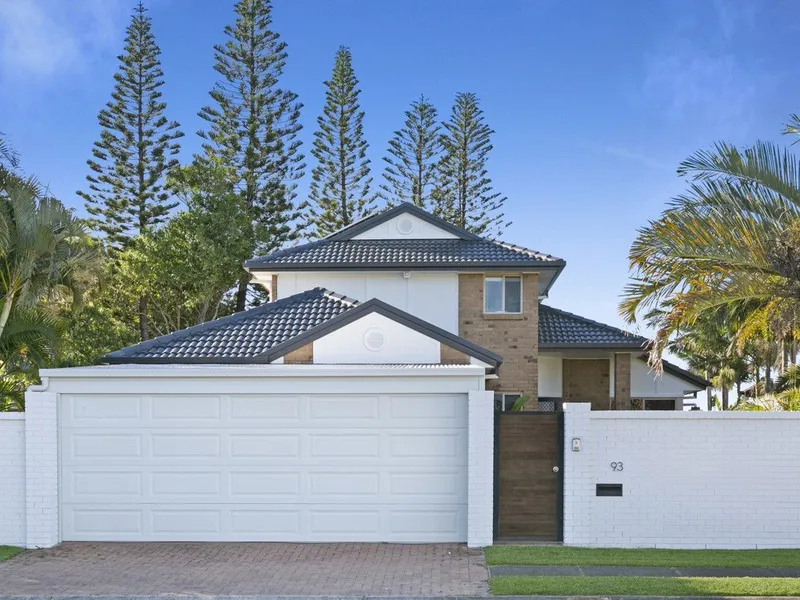 EXCEPTIONAL CONTEMPORARY HOME FOR RENT WITH SPECTACULAR PANORAMIC WATERFRONT VIEWS