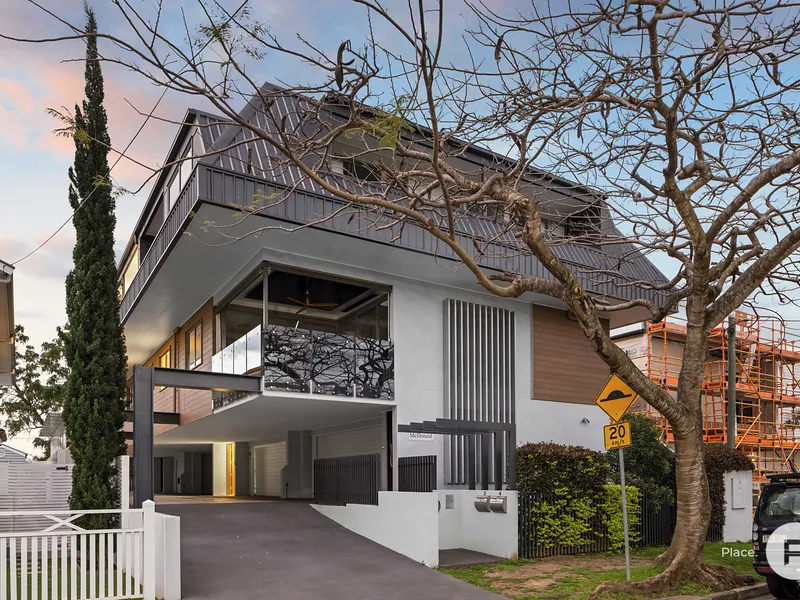 Luxury townhome living in prestigious Hawthorne enclave